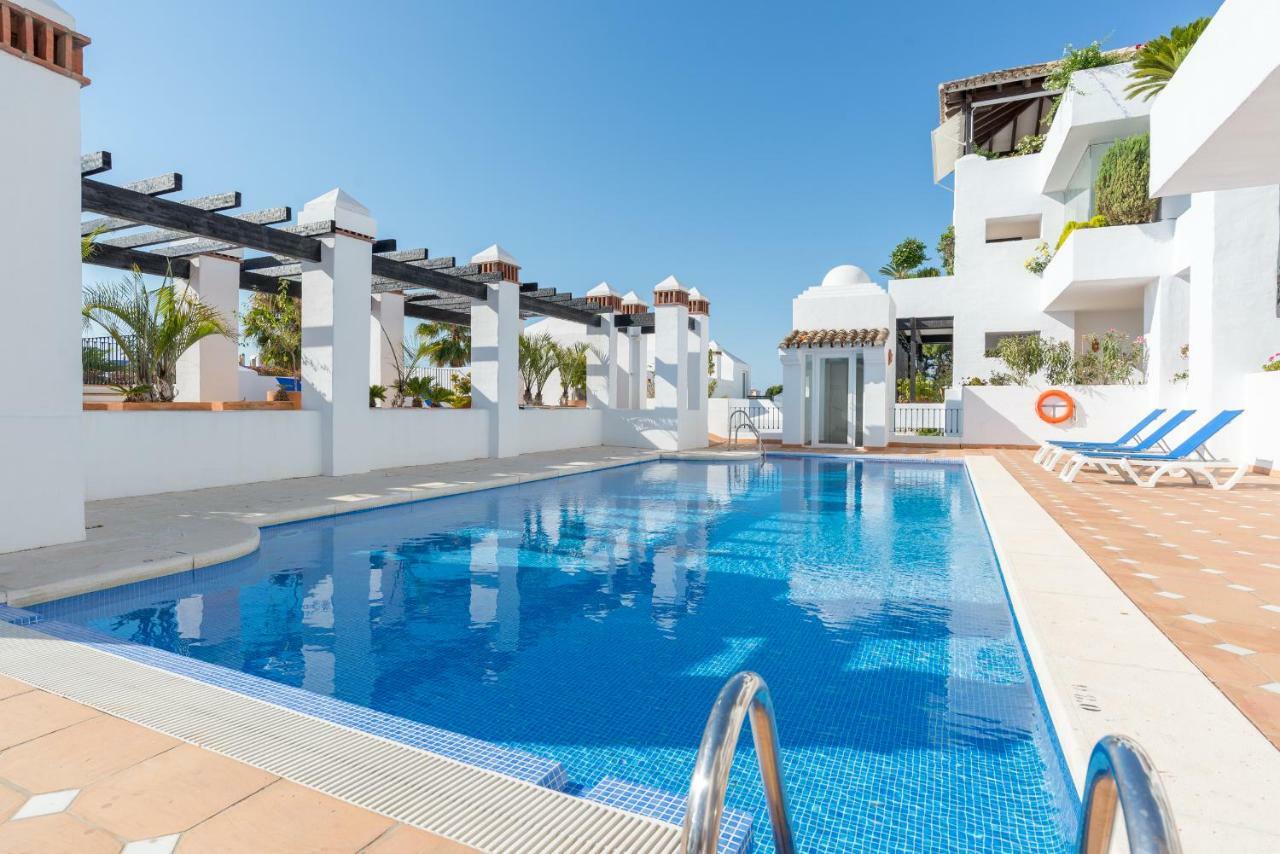 Luxury Duplex- 7 Minutes From The Beach Торремолинос Экстерьер фото