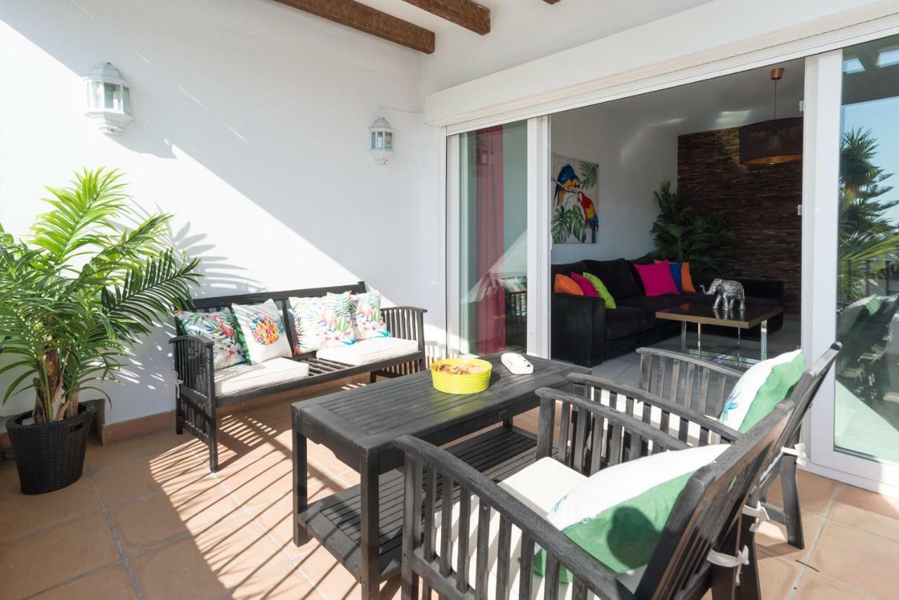 Luxury Duplex- 7 Minutes From The Beach Торремолинос Экстерьер фото