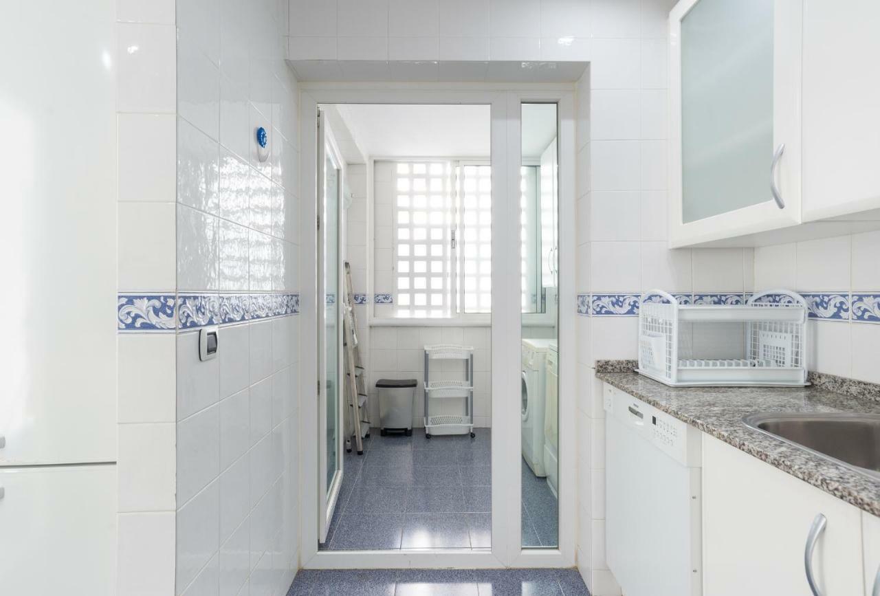 Luxury Duplex- 7 Minutes From The Beach Торремолинос Экстерьер фото