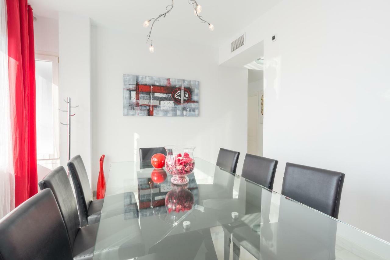 Luxury Duplex- 7 Minutes From The Beach Торремолинос Экстерьер фото