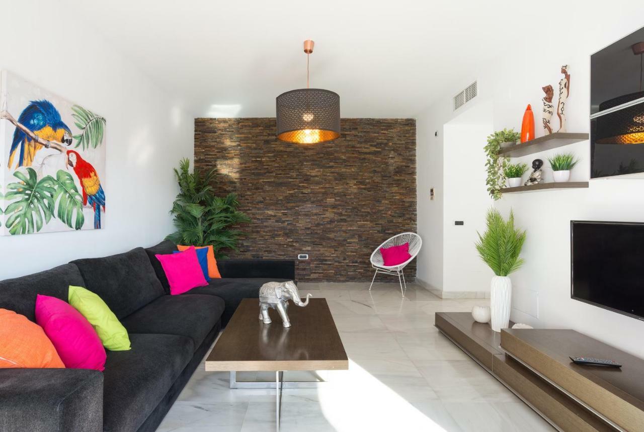 Luxury Duplex- 7 Minutes From The Beach Торремолинос Экстерьер фото