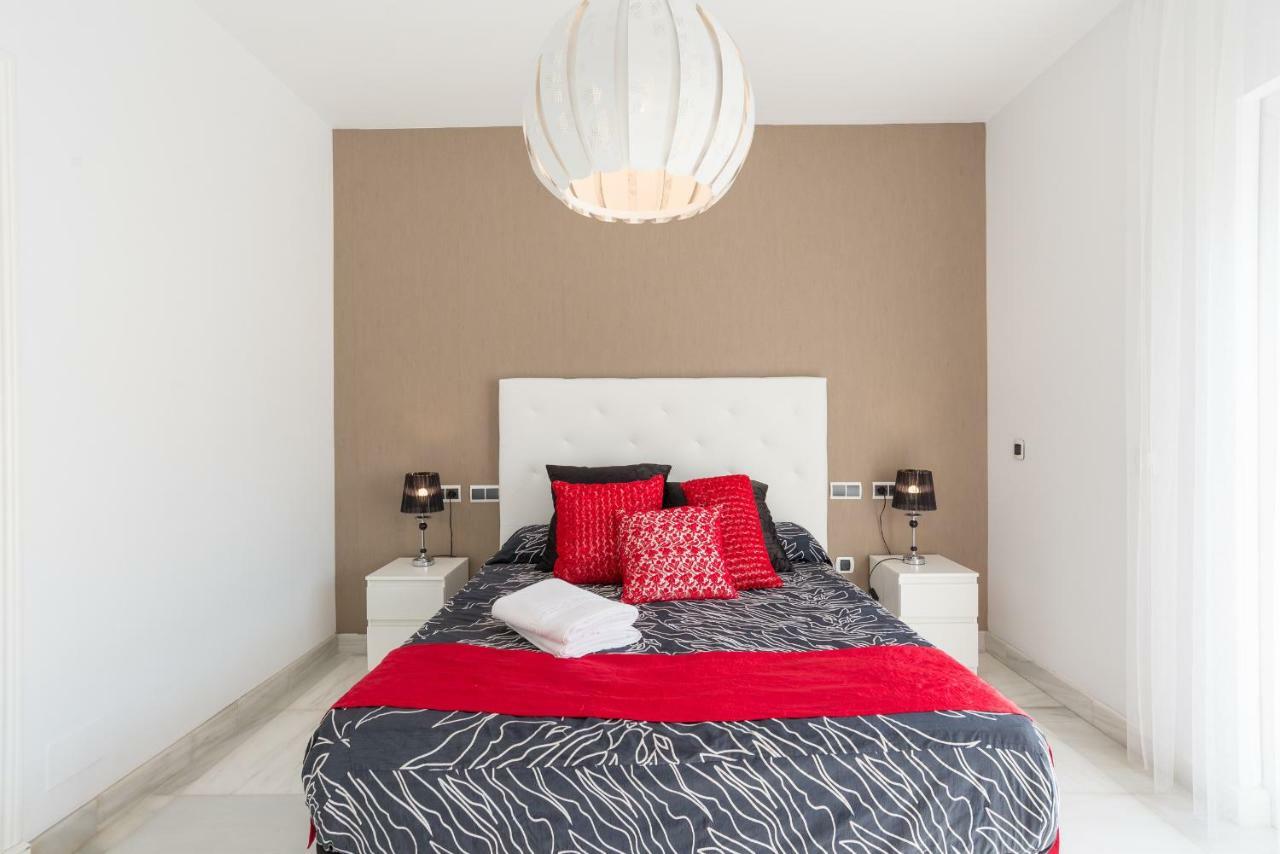 Luxury Duplex- 7 Minutes From The Beach Торремолинос Экстерьер фото